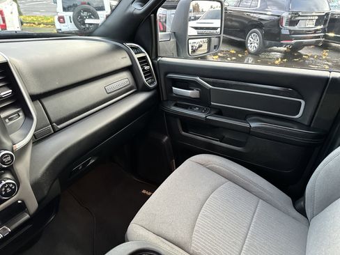 Used 2024 RAM 3500 Big Horn image 24