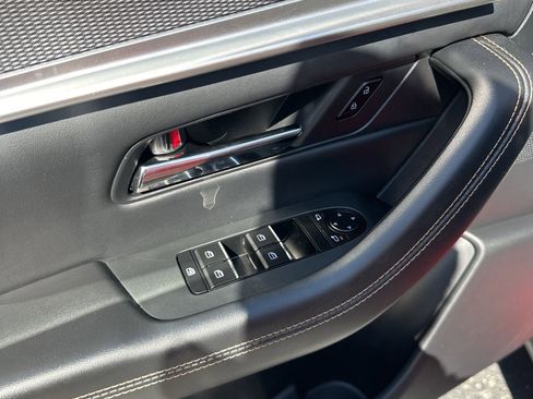 Used 2025 MAZDA CX-70 Plug-In Hybrid w/ Premium Pkg image 33