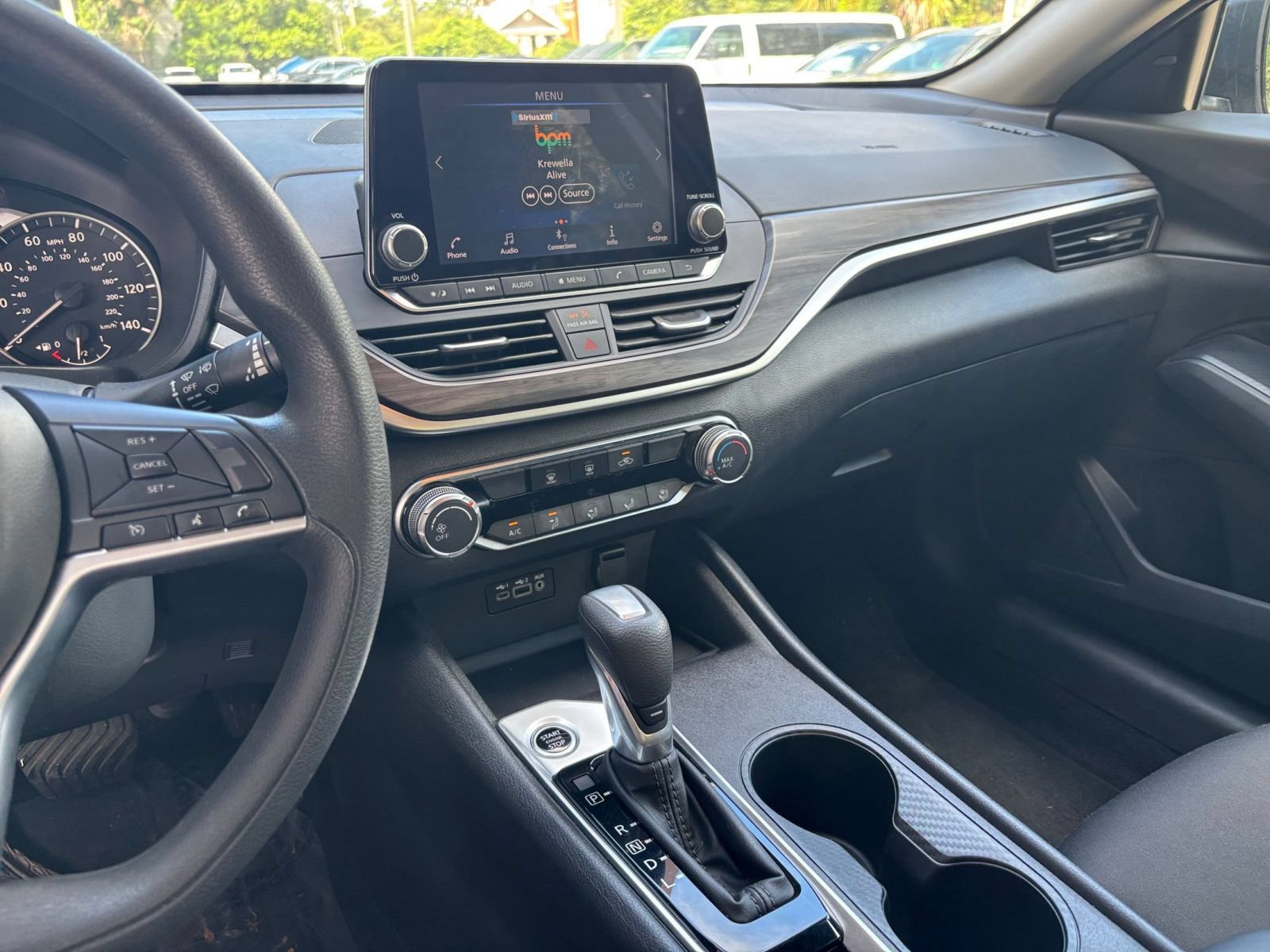 Used 2025 Nissan Altima 2.5 SV FWD image 16