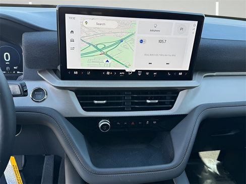 New 2025 Ford Explorer Active w/ Active Comfort Package image 7