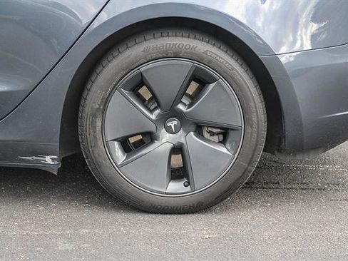 Used 2023 Tesla Model 3 Standard Range image 9
