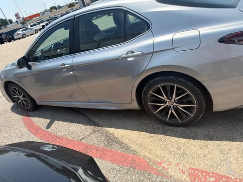 Used 2024 Toyota Camry SE FWD image 8