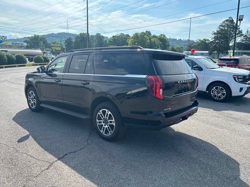 Used 2025 Ford Expedition Max Active AWD/4WD image 7