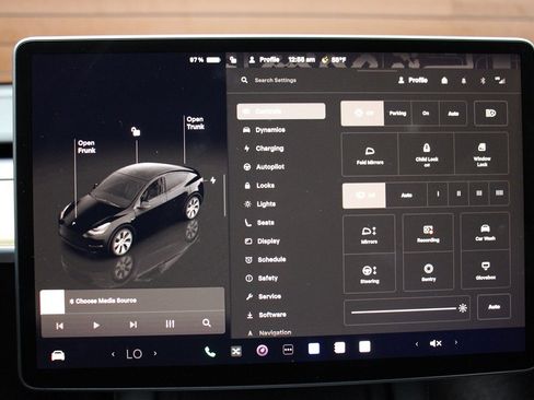 Used 2023 Tesla Model Y Long Range image 19
