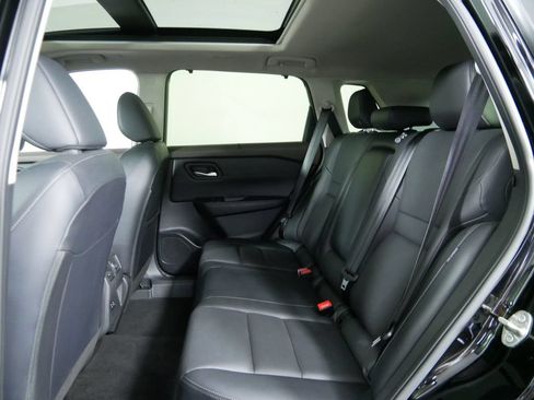 Used 2023 Nissan Rogue SV w/ SV Premium B Package AWD/4WD image 16