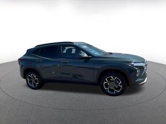 Used 2025 Chevrolet Trax LT FWD video 2