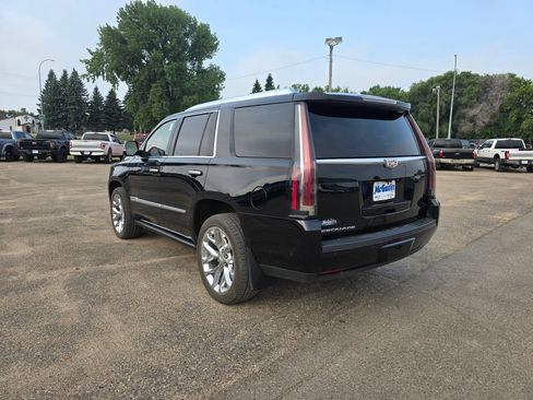 Used 2020 Cadillac Escalade Platinum AWD/4WD image 11