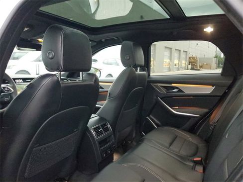 Certified 2025 Jaguar F-PACE R-Dynamic S image 14
