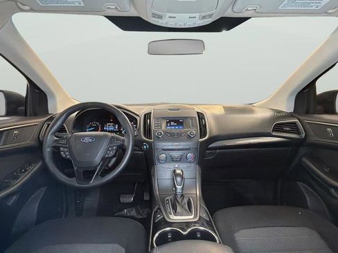 Used 2018 Ford Edge SE image 31