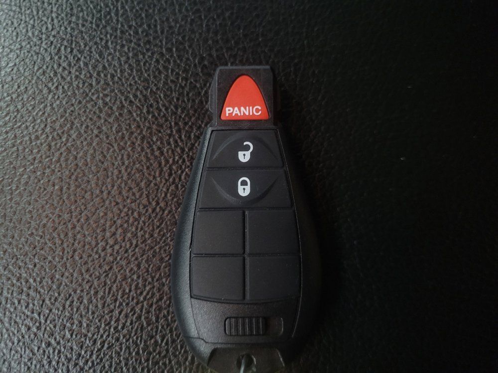 Used 2021 RAM 1500 Classic SLT AWD/4WD image 32
