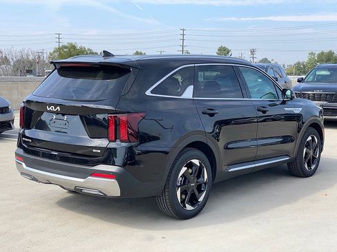 New 2026 Kia Sorento EX FWD image 3
