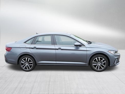 Used 2025 Volkswagen Jetta SE w/ Sunroof Package FWD image 8