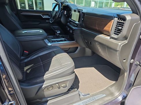 Used 2022 Chevrolet Silverado 1500 High Country image 36