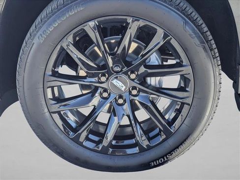 Used 2025 Cadillac Escalade ESV Premium Luxury image 28