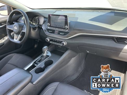 Certified 2025 Nissan Altima 2.5 SV FWD image 13