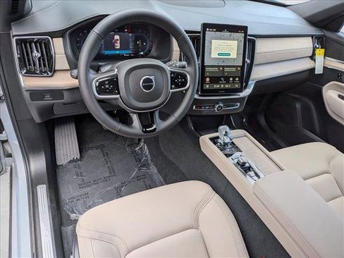 New 2025 Volvo XC90 B5 Core w/ Protection Package Premier image 3