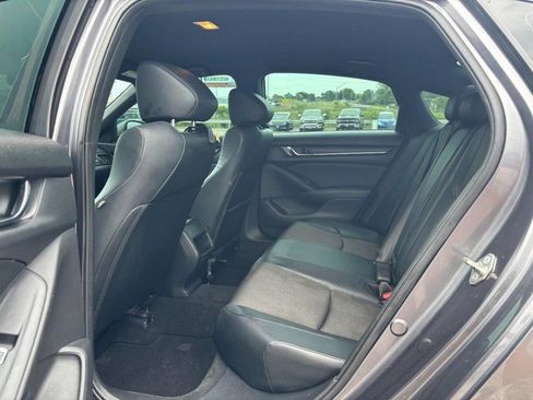 Used 2018 Honda Accord Sport image 13