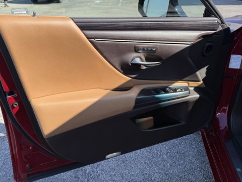 Used 2021 Lexus ES 250 w/ Premium Package image 11