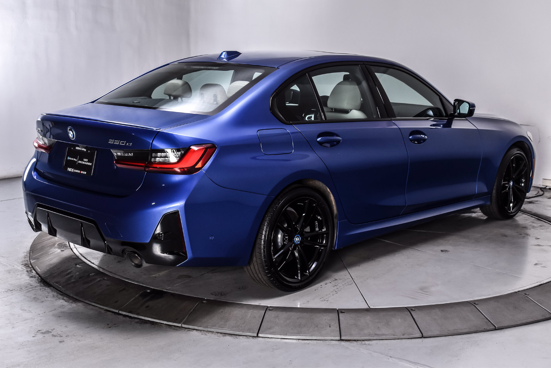 Used 2024 BMW 330e xDrive w/ Premium Package AWD/4WD image 6