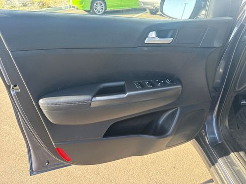 Used 2017 Kia Sportage LX image 12