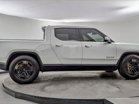 Used 2022 Rivian R1T Launch Edition image 8