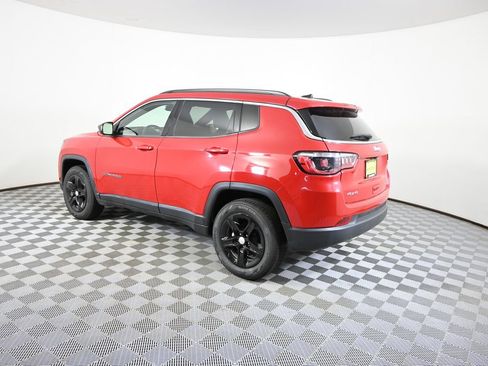 Used 2024 Jeep Compass Latitude AWD/4WD image 4