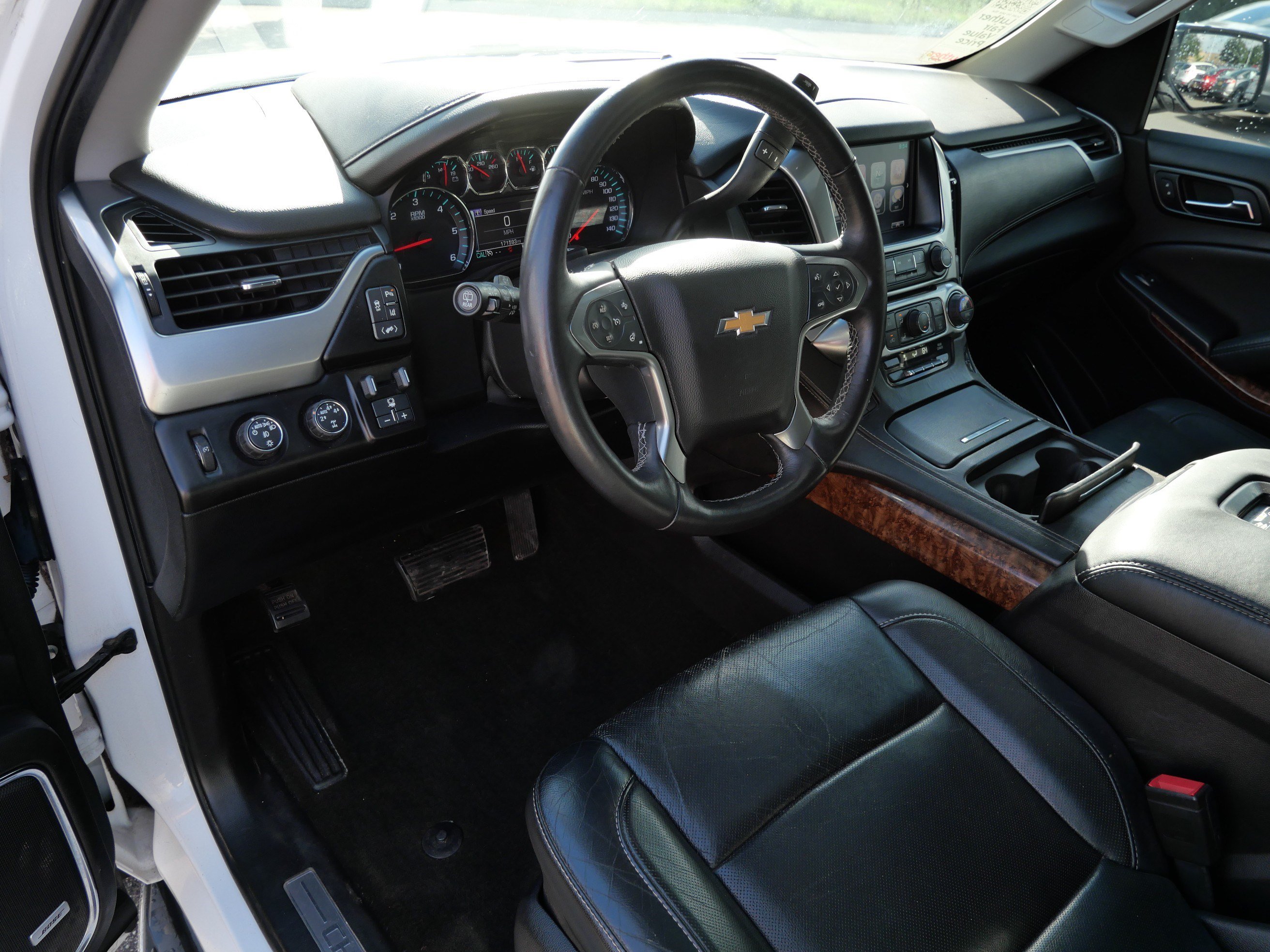 Used 2015 Chevrolet Suburban LTZ AWD/4WD image 23