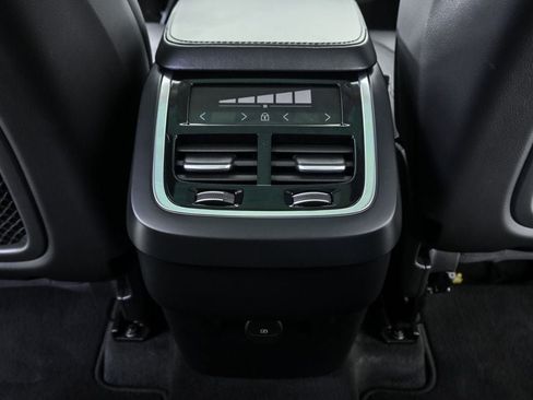 Certified 2025 Volvo XC90 B5 Core AWD/4WD image 21