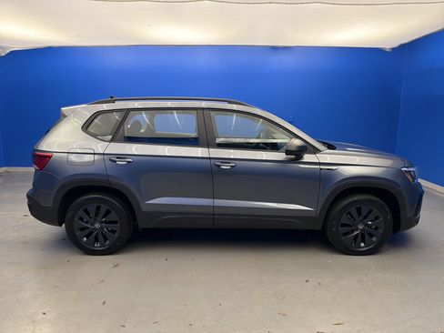 Used 2022 Volkswagen Taos S image 8