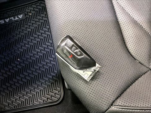 New 2026 Volkswagen Atlas SE image 33