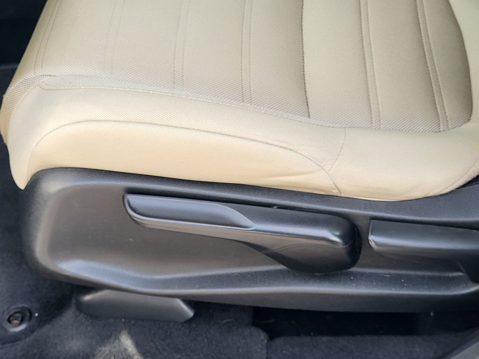Used 2020 Honda CR-V LX image 13