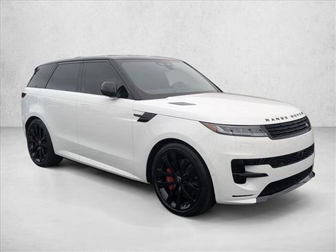 Used 2025 Land Rover Range Rover Sport Dynamic SE image 3