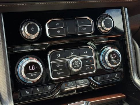 Certified 2023 GMC Yukon XL Denali Ultimate AWD/4WD image 22