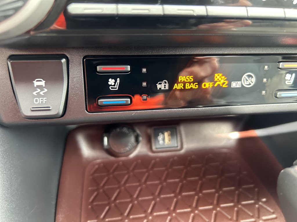 Certified 2024 Toyota RAV4 Limited w/ Weather Package AWD/4WD image 30