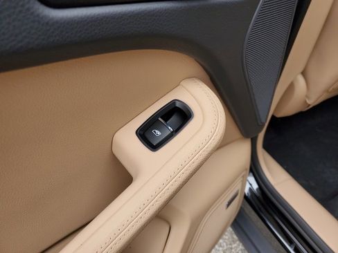 Used 2025 Porsche Macan image 21