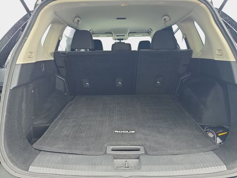 Used 2021 Nissan Rogue S AWD/4WD image 12