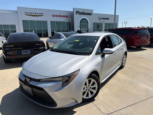 Used 2024 Toyota Corolla LE FWD image 1