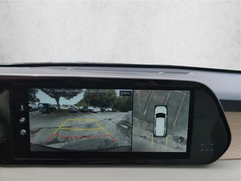 Used 2024 Hyundai Palisade Limited FWD image 13
