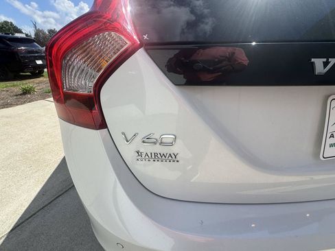 Used 2018 Volvo V60 T5 Cross Country AWD/4WD image 19