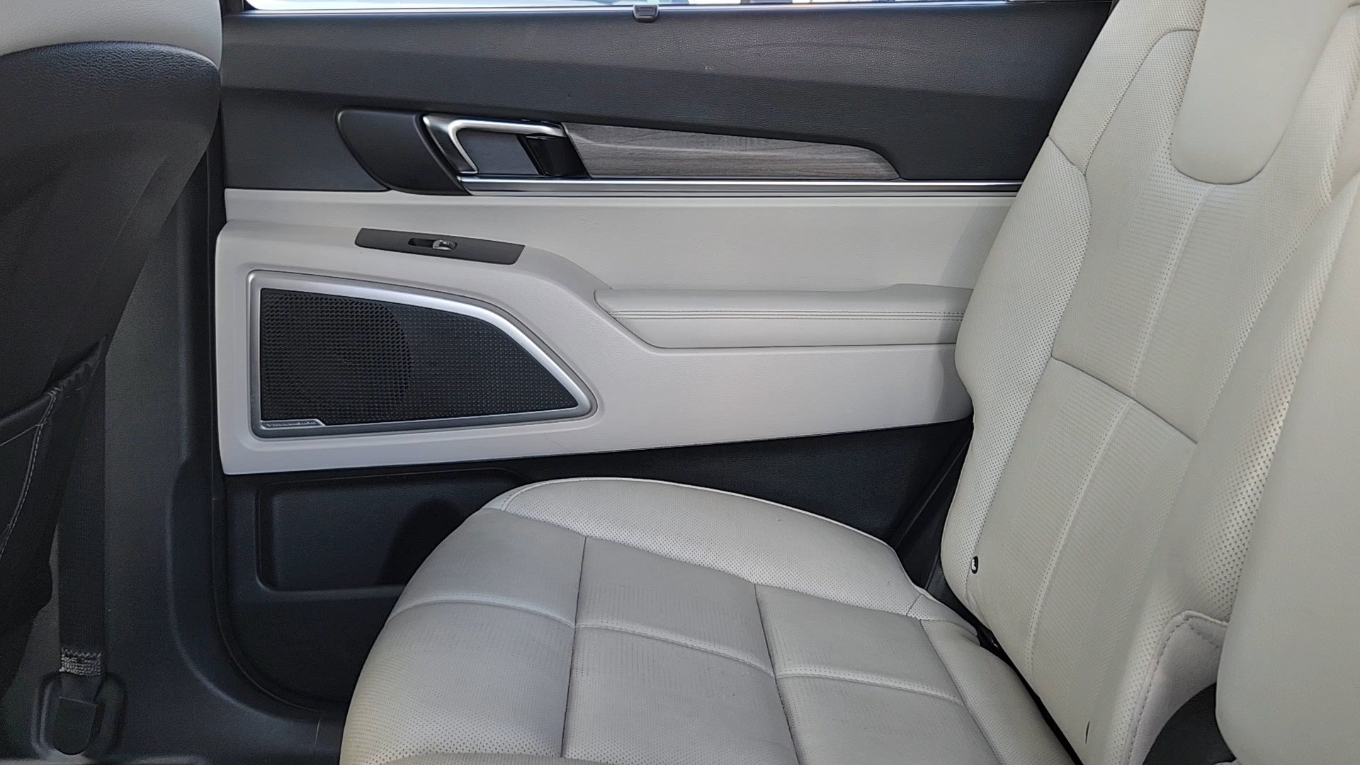 Used 2022 Kia Telluride EX AWD/4WD image 17