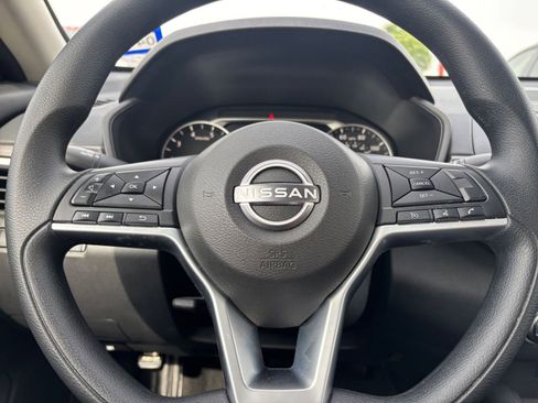 Used 2025 Nissan Altima 2.5 SV FWD image 28