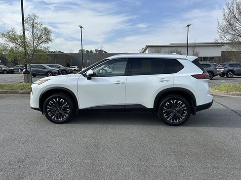 Certified 2025 Nissan Rogue SL w/ Tech Package FWD image 6