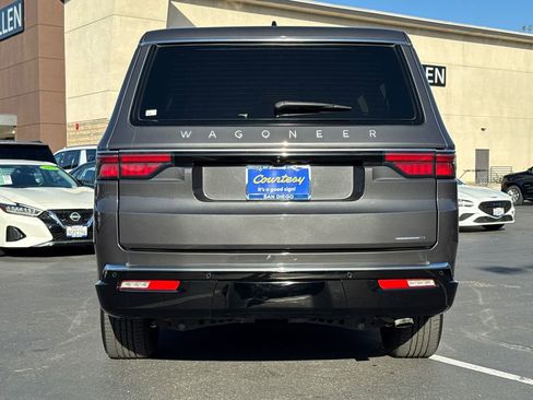Used 2024 Jeep Wagoneer L Series II RWD image 14