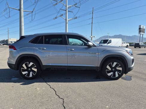 Used 2026 Volkswagen Atlas Cross Sport SE AWD/4WD image 2
