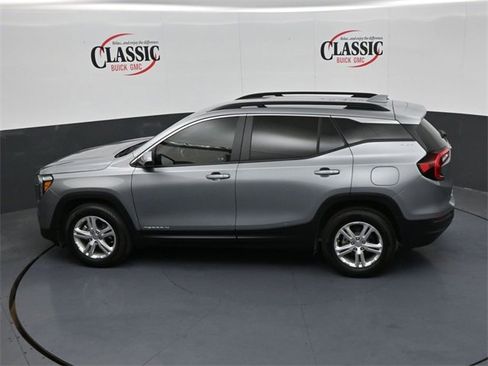 Used 2024 GMC Terrain SLE w/ Driver Convenience Package image 16