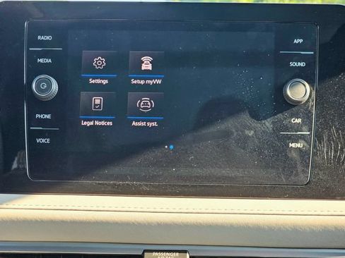 Used 2025 Volkswagen Taos SE FWD image 40