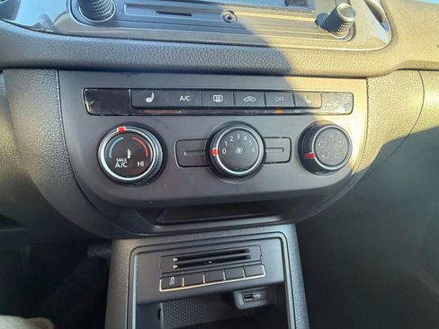 Used 2016 Volkswagen Tiguan S image 26