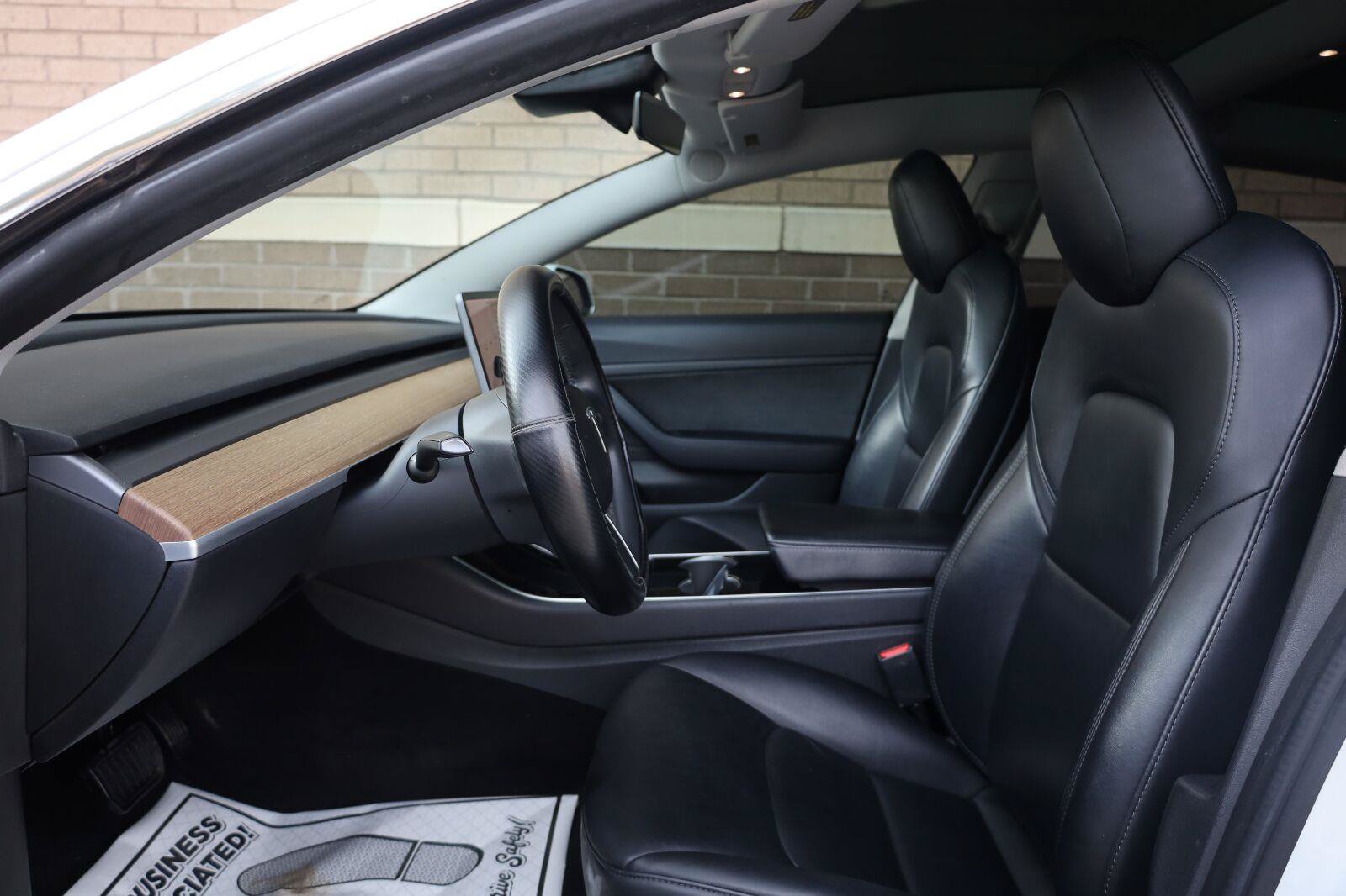 Used 2020 Tesla Model 3 Standard Range Plus RWD image 17