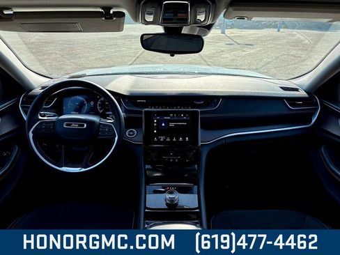 Used 2023 Jeep Grand Cherokee L Laredo image 24