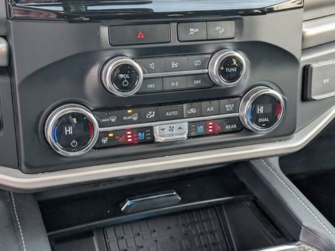 Used 2023 Ford Expedition Max XLT image 27